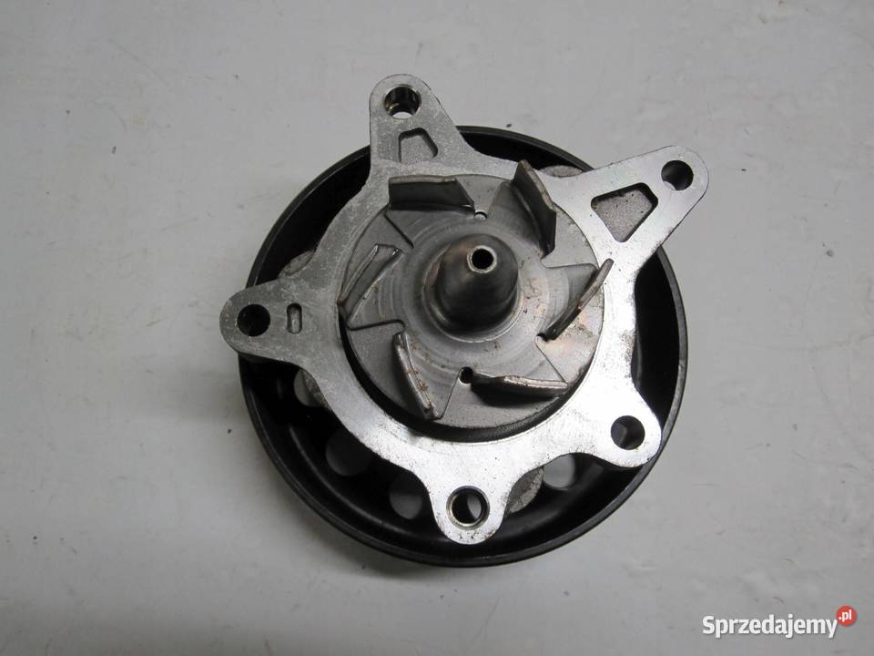 Hyundai i30 16 B G4FC 10r 125 Pompa wody