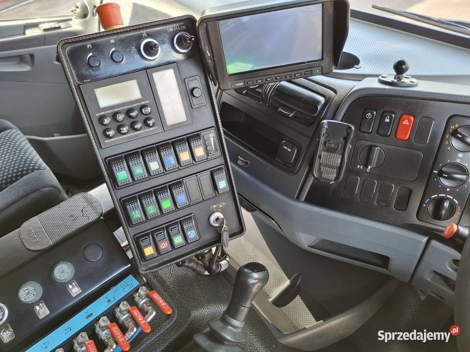 MercedesBenz Atego 1524 Zamiatarka FAUN Viajet immobilizer Specjalne