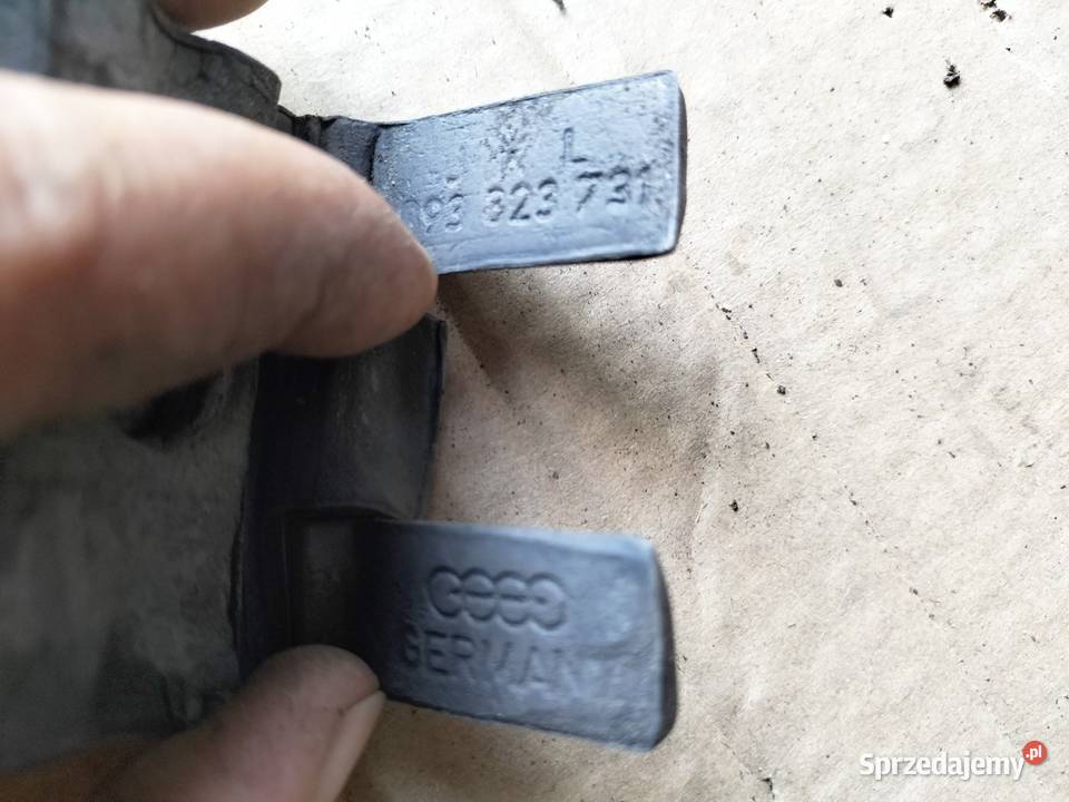 AUDI 80 B3 80B3 ODBÓJ LEWY ODBOJE KLAPY MASKI