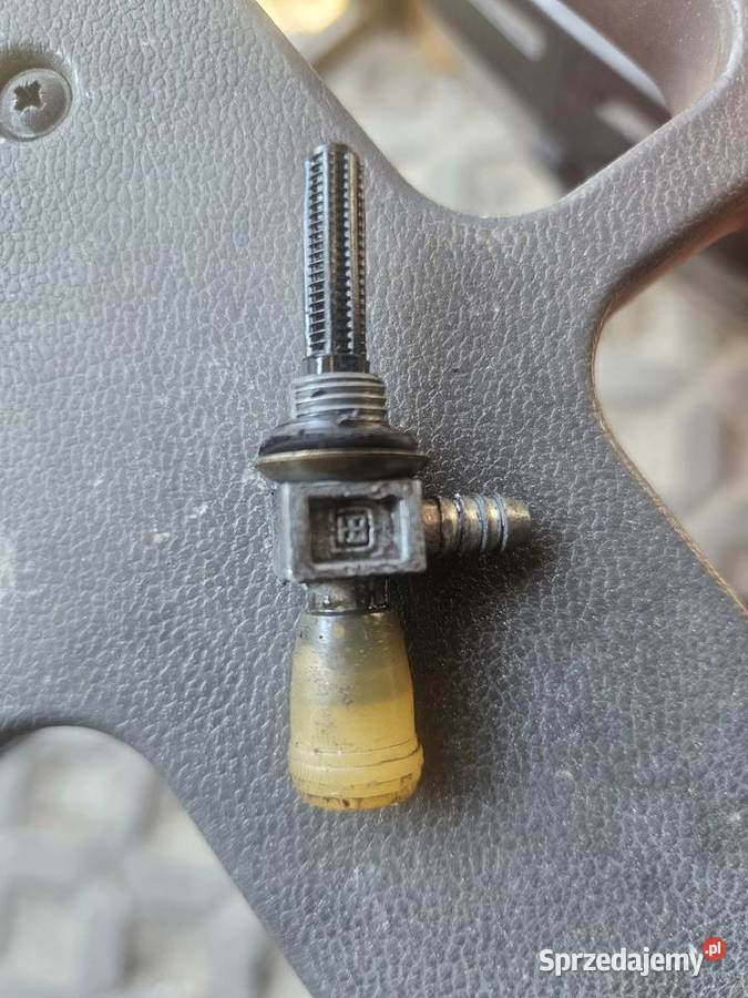 Oryginalny kranik paliwa peugeot 103 i nie Parczew