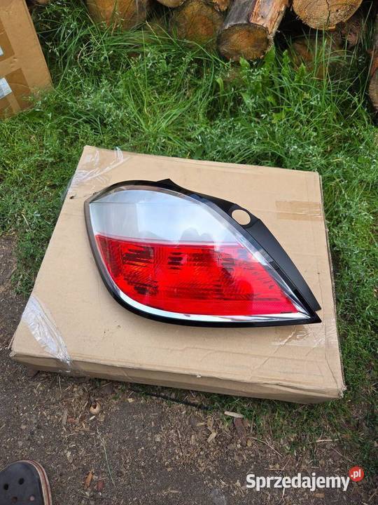 Lampa lewa lewy tył tylna Opel Astra H III 3