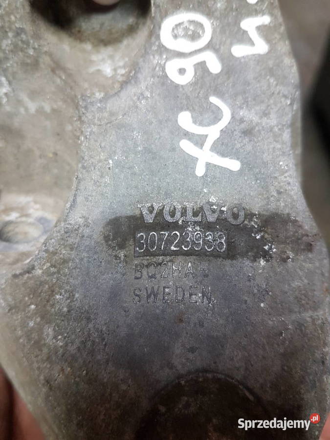 VOLVO XC90 44 i LAPA SILNIKA WSPORNIK SILNIKA Turek