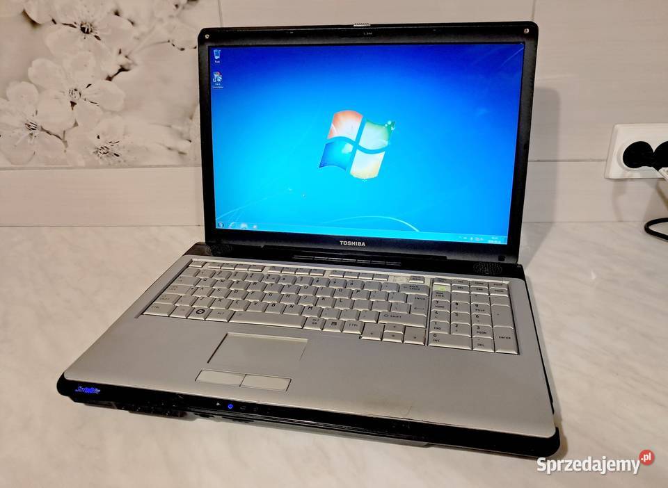 Działający z baterią duży dwurdzeniowy laptop Kraków