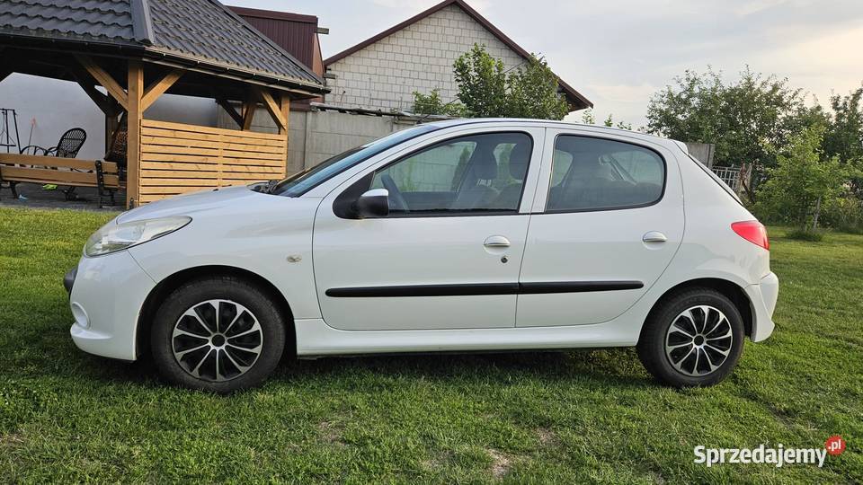Peuegot 206 plus 14 benzyna 2011r 1360cm3 Maśluchy sprzedam