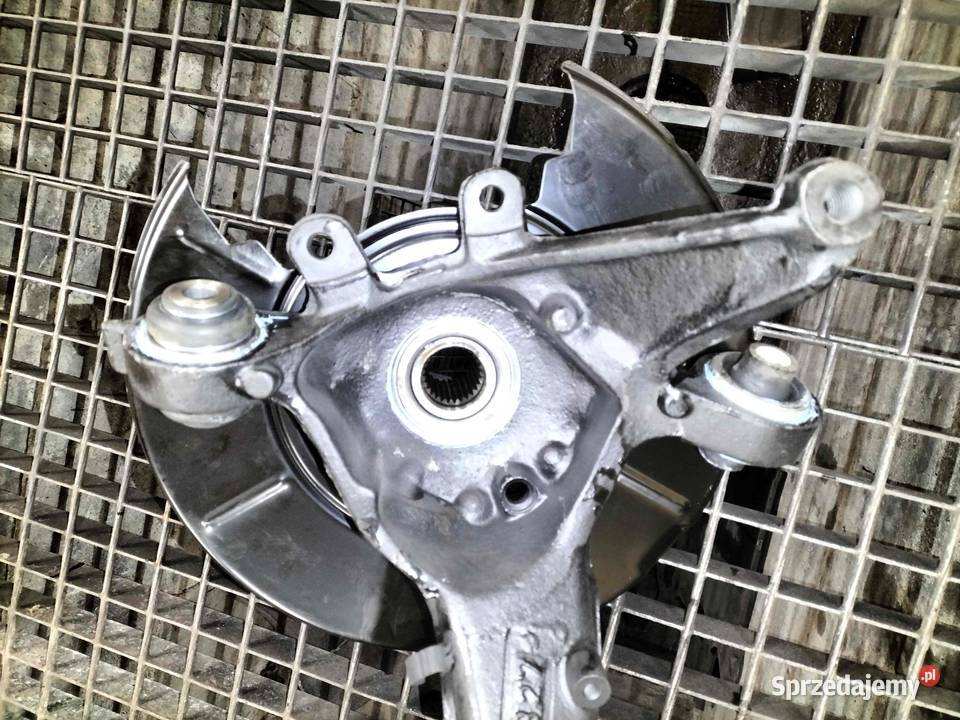 Zwrotnica prawy tylna BMW E46 COUPE CABRIO osobowe Poręba