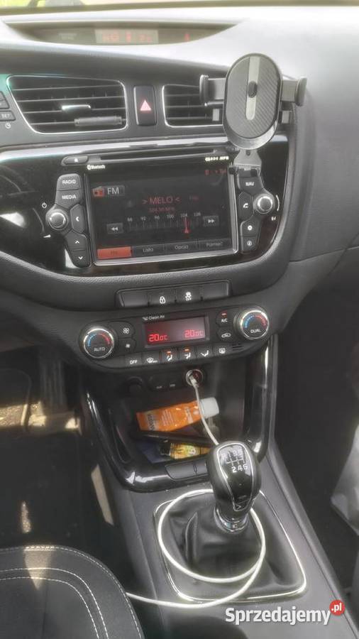 KIA CEED II 16 CRDi 128 KOMBI 2015 DIESEL światła do jazdy dziennej Ozorków