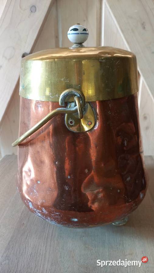 Miedziany pojemnik wiadro z przykrywką z zachodniopomorskie Gawroniec