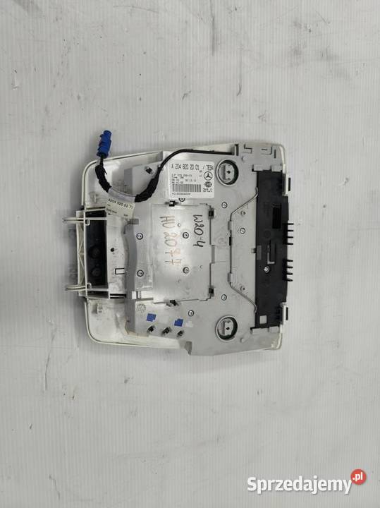 LAMPKA OŚWIETLENIE KABINY MERCEDES W204 LIFT Oświetlenie kabiny wielkopolskie