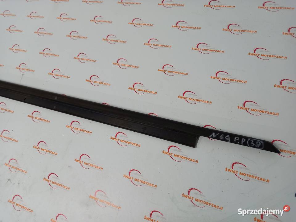 LISTWA ZGARNIAJĄCA PRAWY PRZÓD 8X3837478 AUDI A1