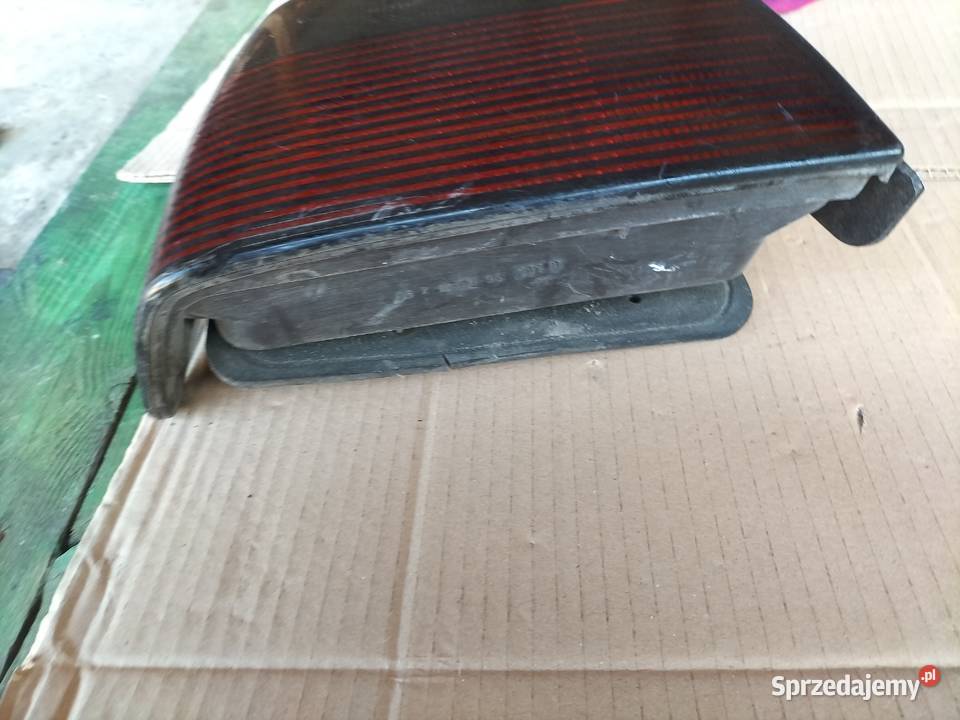 GOLF 3 LAMPA TYŁ LEWA Kamień-Kolonia