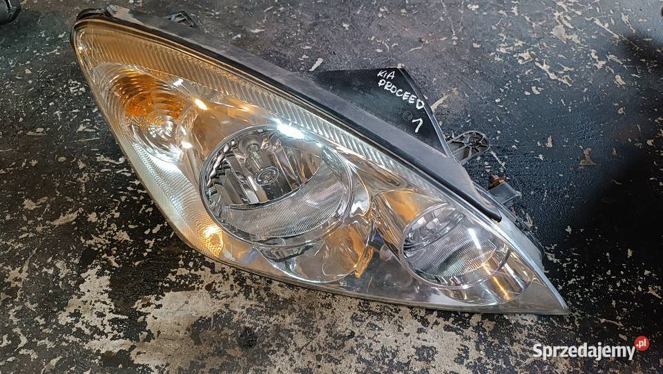 Lampa przednia prawa przód Kia Pro Ceed Europa Radłów sprzedam
