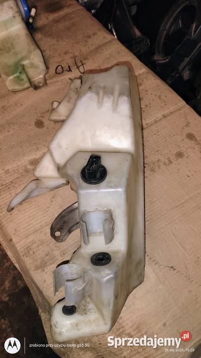 Zbiorniczek spryskiwaczy wersja ksenon A4 B6 B7 Lubin