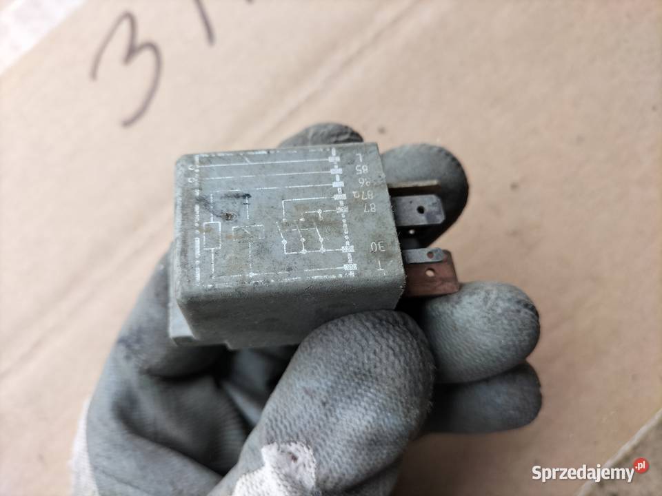 Przekaźnik Audi 215 443951253L osobowe Kamień-Kolonia sprzedam