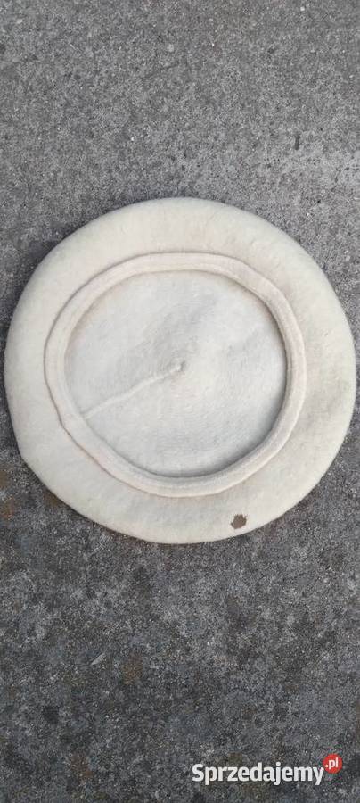 Kultowy berecik z antenką PRL Koło