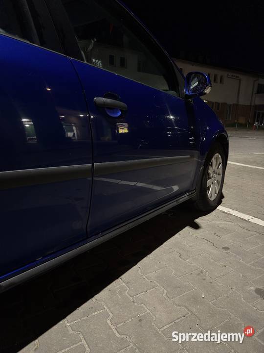 Volkswagen Golf 16 FSI 2004 r nieuszkodzony Żabia Wola