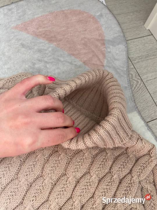 Sukienka sweterkowa dziewczęca 98104 miękka golf Troszyn