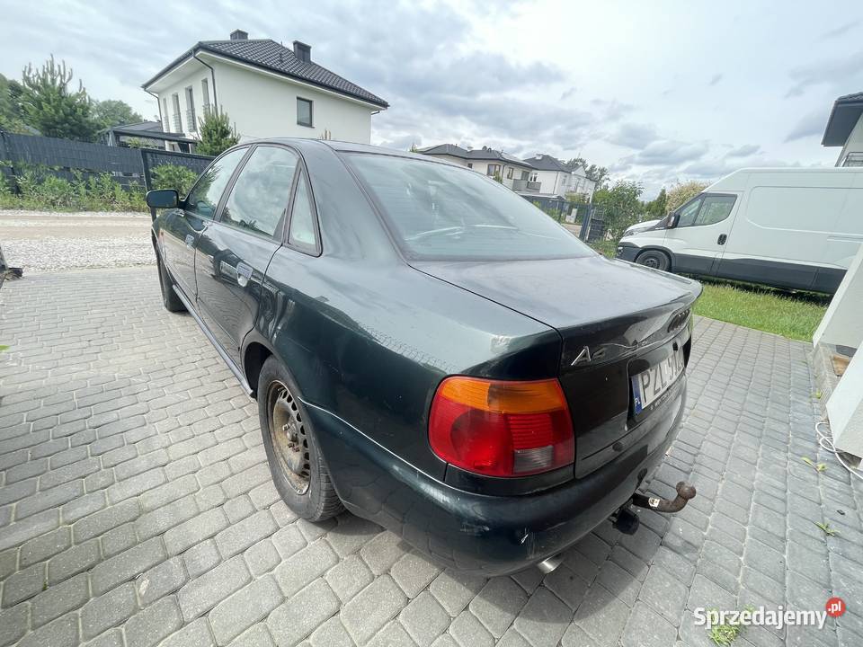audi a4 b5 benzyna 16 samochód na części benzyna mazowieckie Łomianki Dolne
