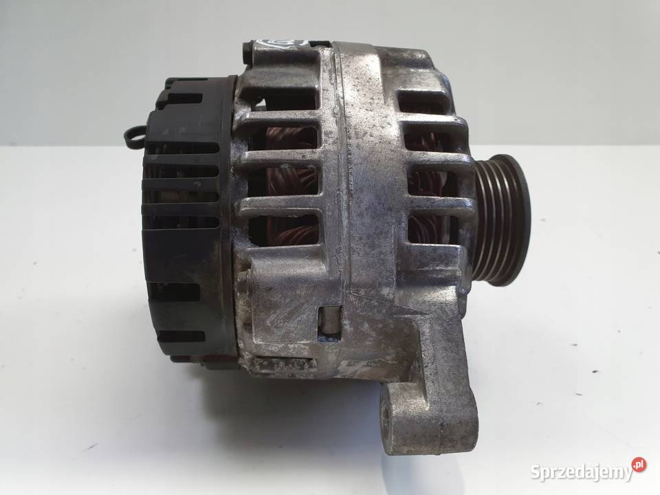 VW Passat B5 16 8V ALTERNATOR Valeo 06B903016D