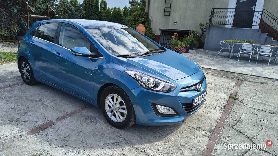 Hyundai i30 16 GDI 135 2012 Kamera Nawigacja elektrycznie ustawiane fotele Józefowo sprzedam