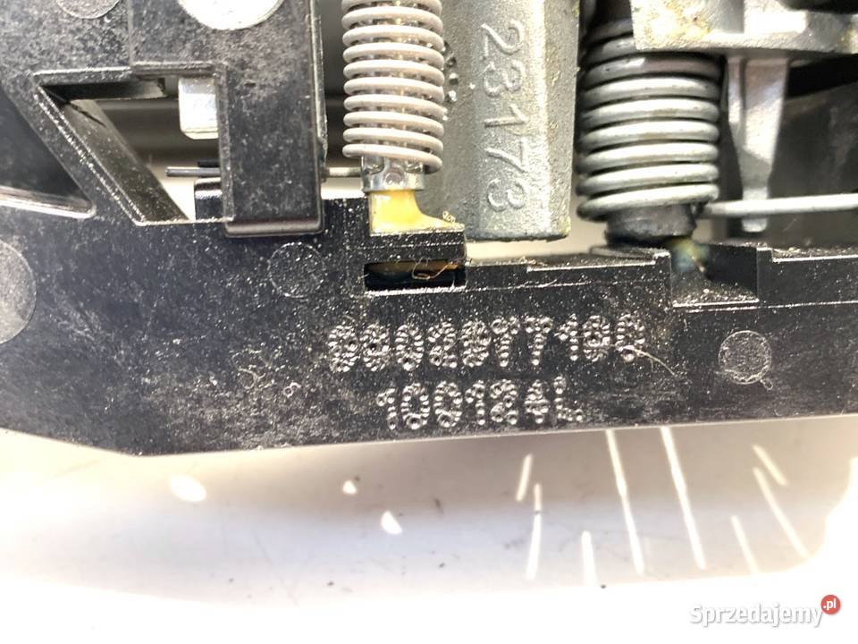 KLAMKA ZEWNĘTRZNA PRAWY PRZÓD OPEL COMBO D Van