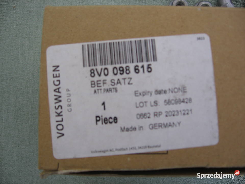 8V0098615 AUDI A3 8V Zestaw elementów mocujących