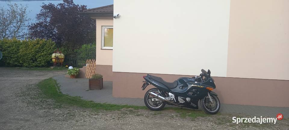 Sprzedam motocykl turystycznosportowy Suzuki