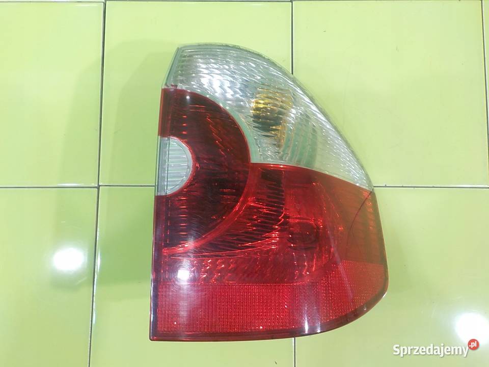BMW X3 E83 25 B AUT 06r lampa prawa tyl Lampy tylne mazowieckie Suków