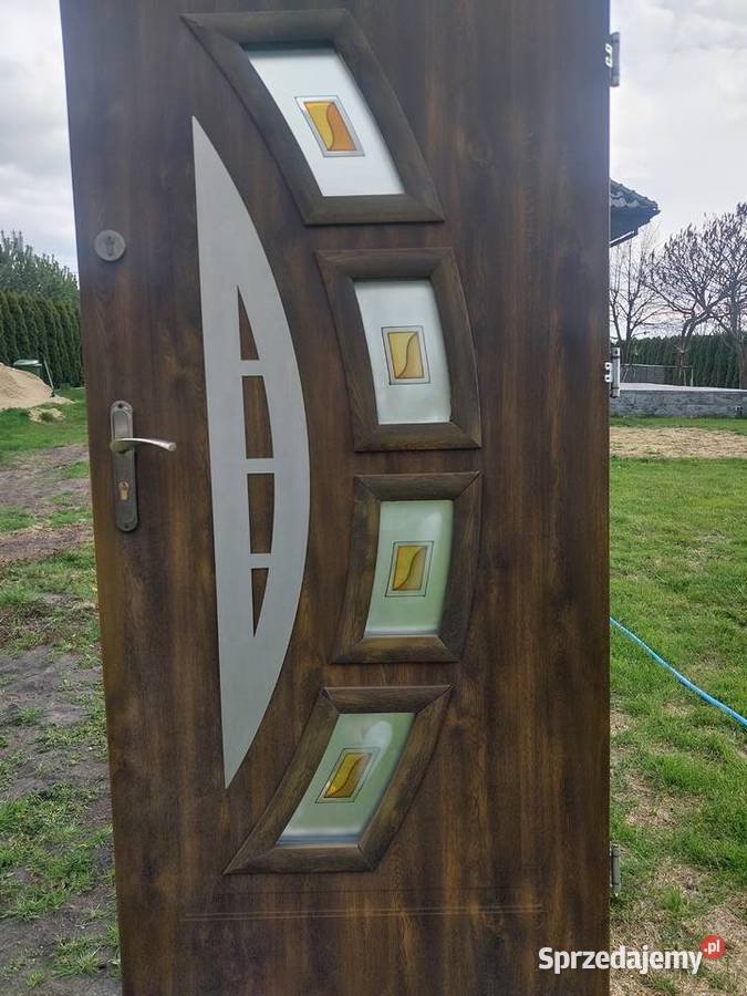 Drzwi zewnętrzne Cyców