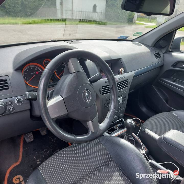 Opel Astra H 18 BG wersja Cosmo sport manualna