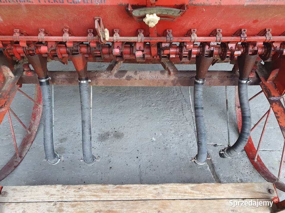 Siewnik 13 nieuszkodzony Bieliny