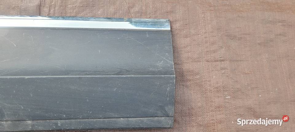 VW TIGUAN 5NA LISTWA DRZWI PRAWY TYŁ Ruda Śląska