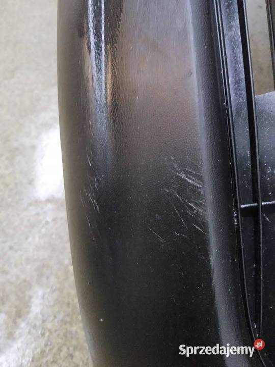 ZDERZAK PRZÓD XENON SPRYSKI LC9Z PRZED LIFT osobowe sprzedam