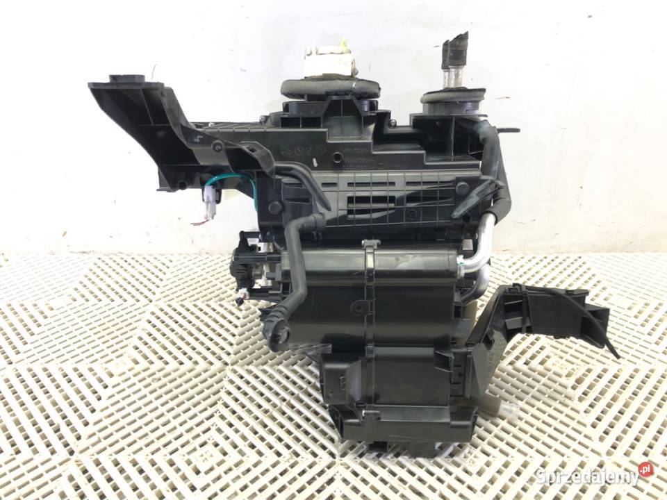 NAGRZEWNICA KOMBAJN MAZDA 2 DL GA04IDBIN