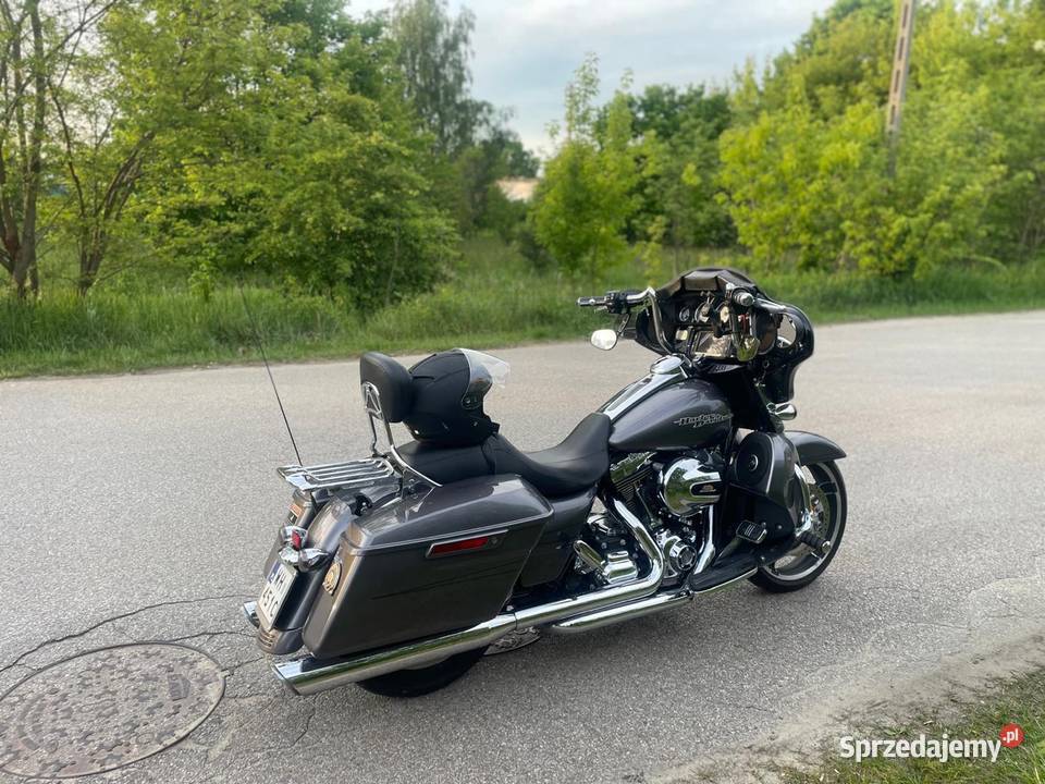 Harley Davidson street Glide cruiser Płock