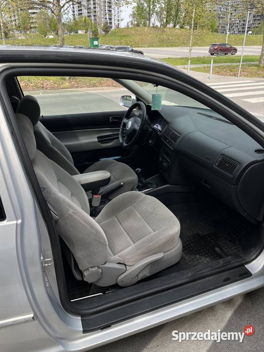 Golf 4 benzyna 16 SR Katowice