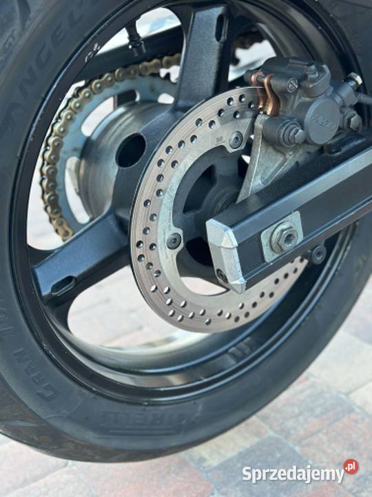 Suzuki Dl650 Vstrom doinwestowany z dużą liczbą Sząbruk