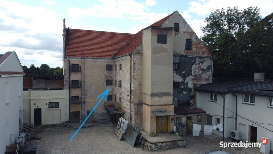 Budynek Spichlerza 6 sierpnia w Puławach