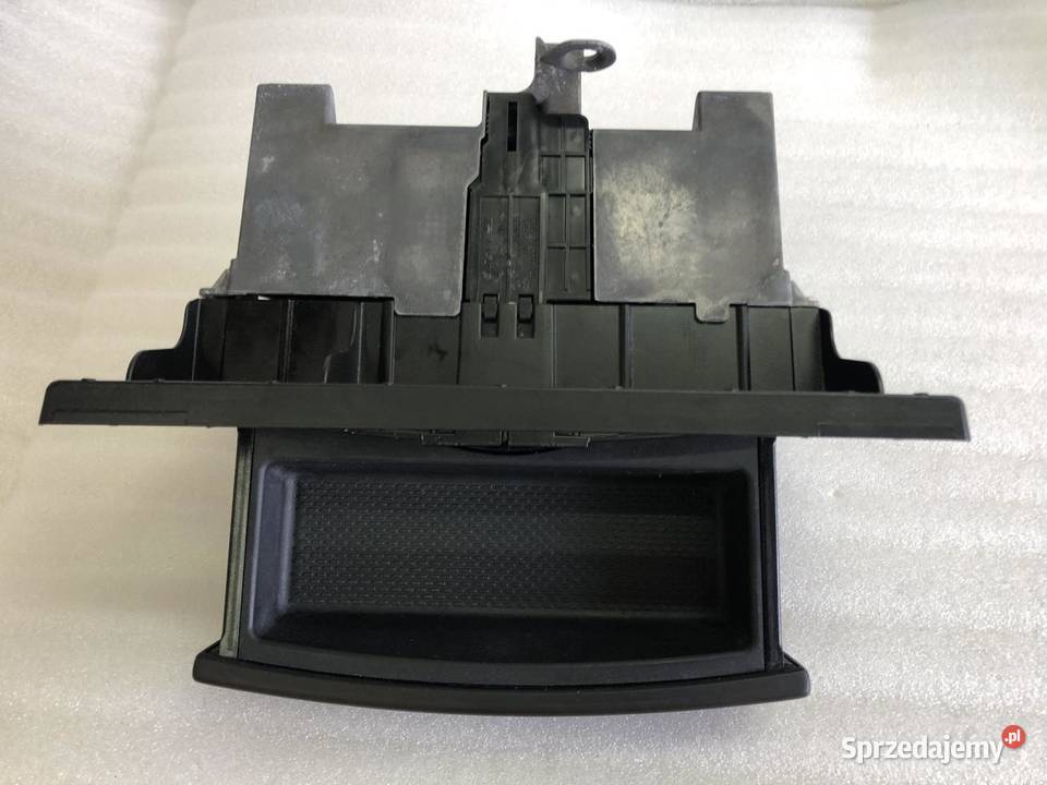 SCHOWEK KONSOLI RADIA TELEFONU 8261060 BMW E65 wielkopolskie