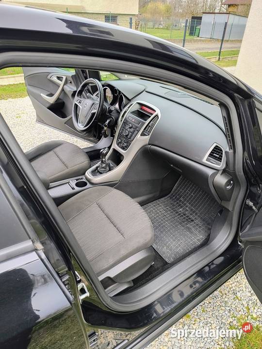 Opel Astra J 2011 Pierściec