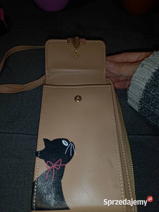 beżowa torebka na telefon crossbody z nadrukiem Moda i Styl wielkopolskie Poznań