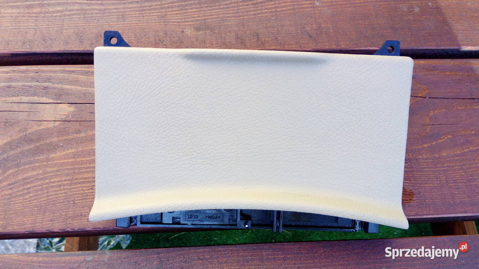 Popielniczka kremowa Mercedes w 221 Wyposażenie wnętrza małopolskie Lisia Góra