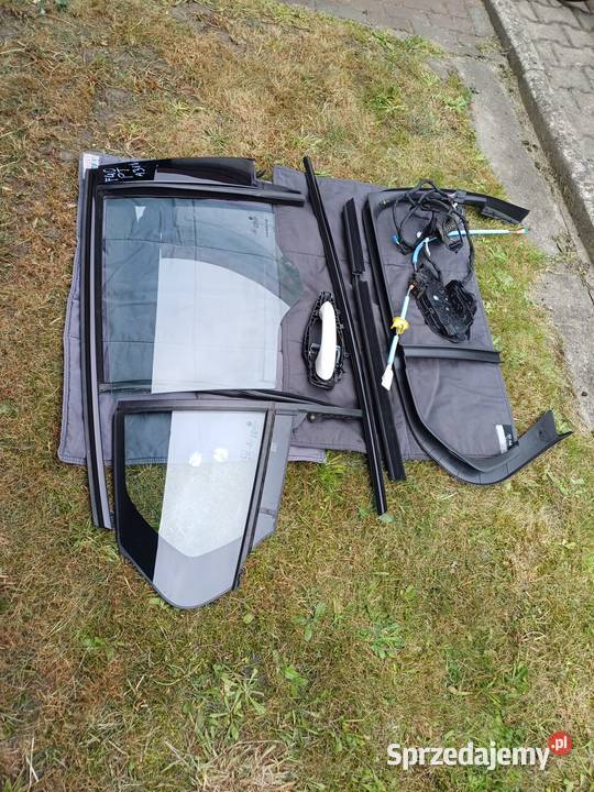 BMW 1 F40 szyba zamek klamka drzwi listwy prawy Rok produkcji 2023