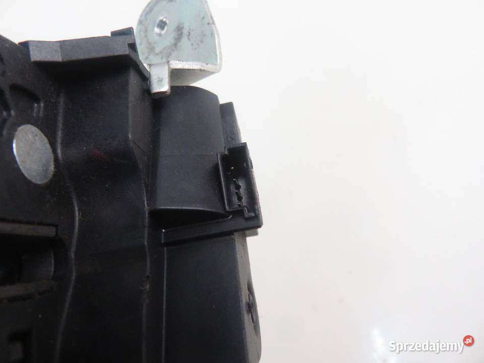 ZAMEK KLAPY MERCEDES S204 KOMBI 2047400335