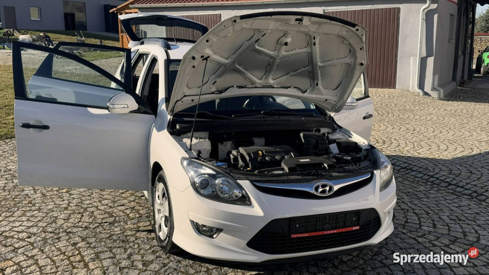 Hyundai i30 14 BENZ 110 Lift 2012 Przebieg Strzegom