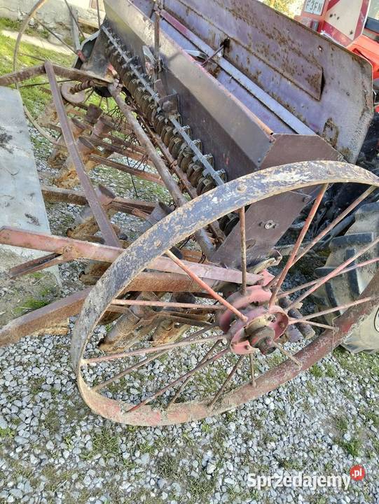 Siewnik zbożowy 17 lejowy w całości na części