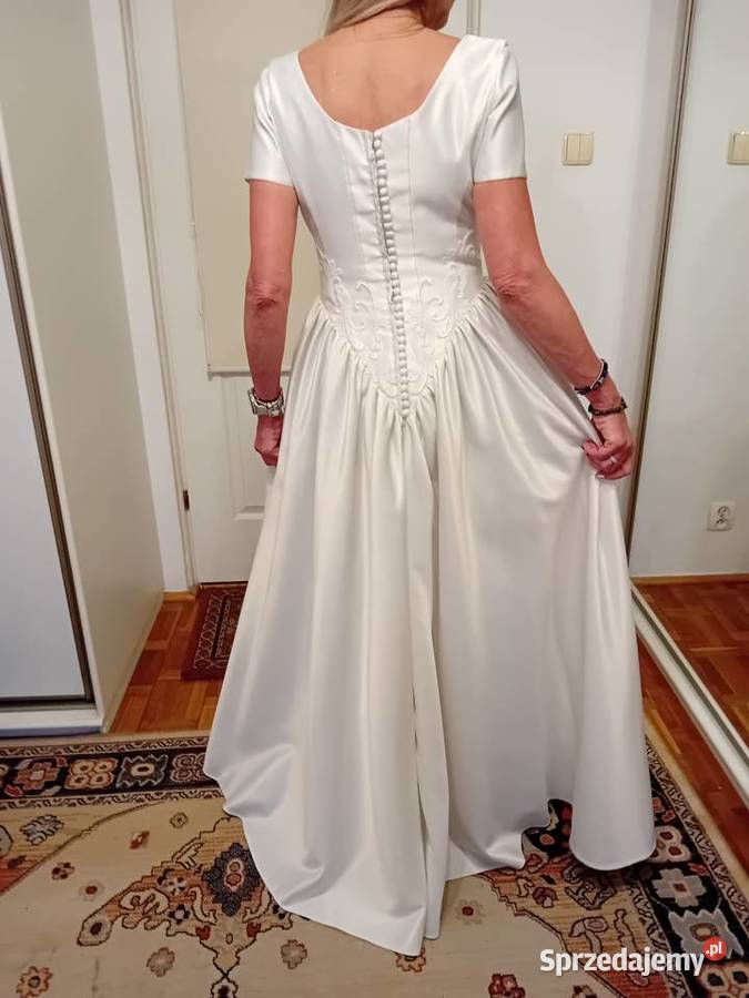 suknia ślubna z perłowej satyny Warszawa