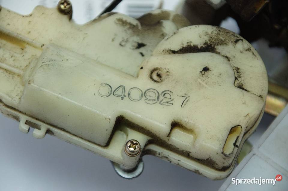 ZAMEK DRZWI PT TOYOTA YARIS osobowe Lipno