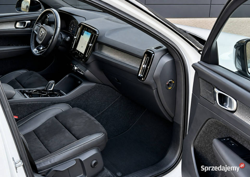 Volvo XC 40 20 B4 RDesign Faktura VAT 23 harman czujnik deszczu sprzedam