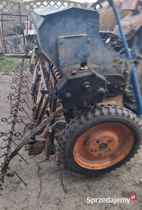 Siewnik uszkodzony Łopienno sprzedam