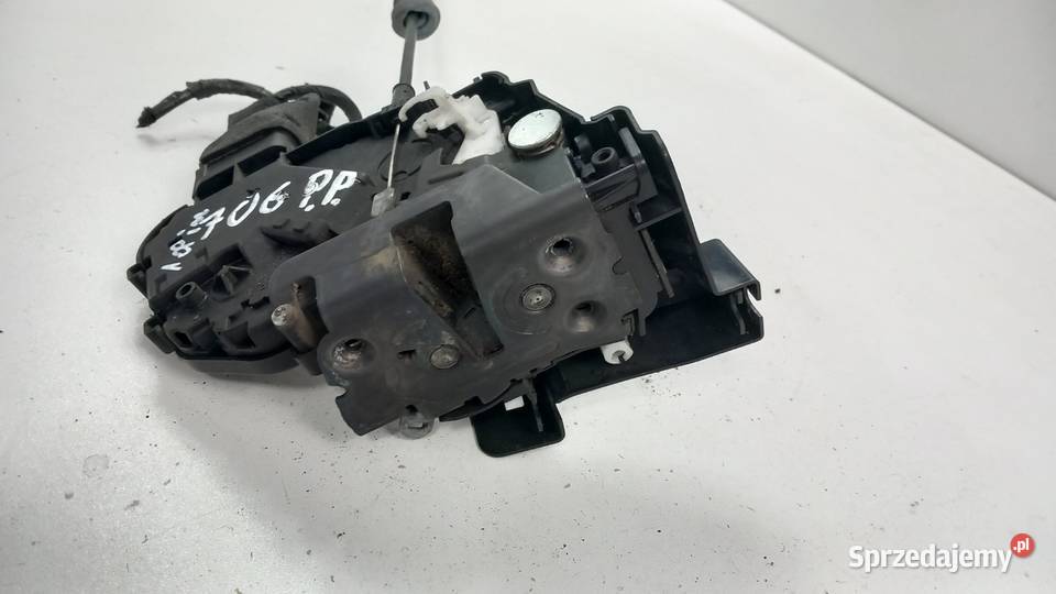 VOLVO C30 ZAMEK DRZWI PRZÓD PRAWY 10 PIN osobowe Pozostałe sprzedam